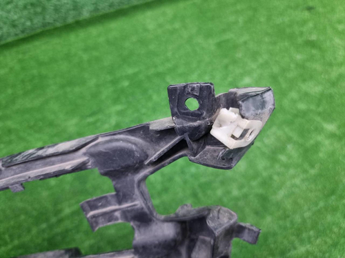 Кронштейн переднего бампера BMW M5 F90 (2020-2024)