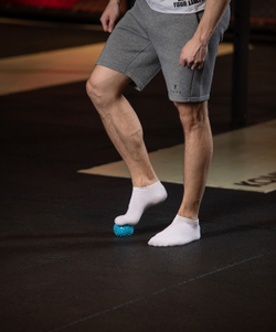 Мяч массажный GB-601 8 см, синий