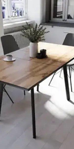 Обеденные столы в пластике