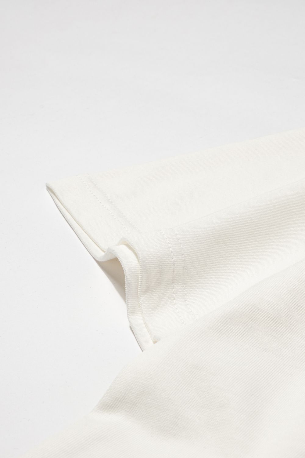 Футболка FOS Listening to Noise and Silence белая