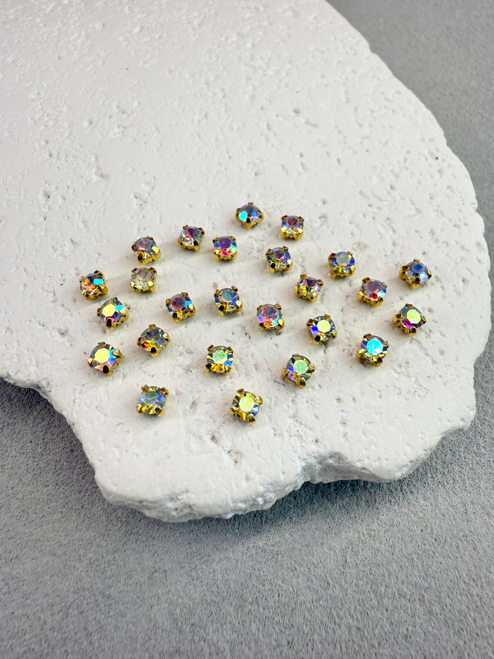 Шатоны 4 мм, Радужный кристалл в золоте, 25 шт