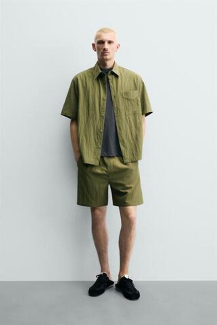 ZARA СТРУЯЩИЕСЯ ШОРТЫ RELAXED FIT, ТЕМНО-ОЛИВКОВЫЙ