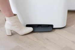Brabantia - Контейнер для мусора Bo 36л белый / артикул   121388  / GTIN 8710755121388