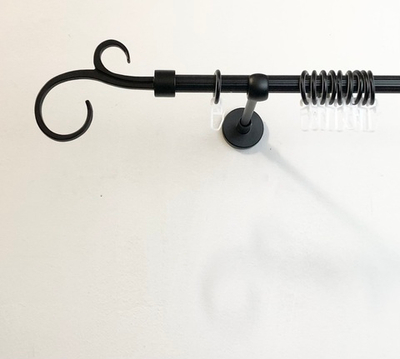 Карнизы кованые однорядные d16 мм с рифлеными трубами, цвет черный