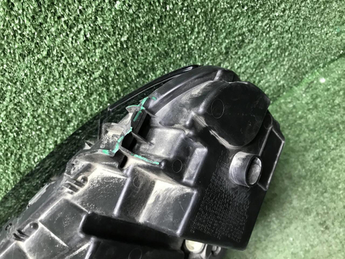 Фара правая Geely Tugella (2019-2024) LED