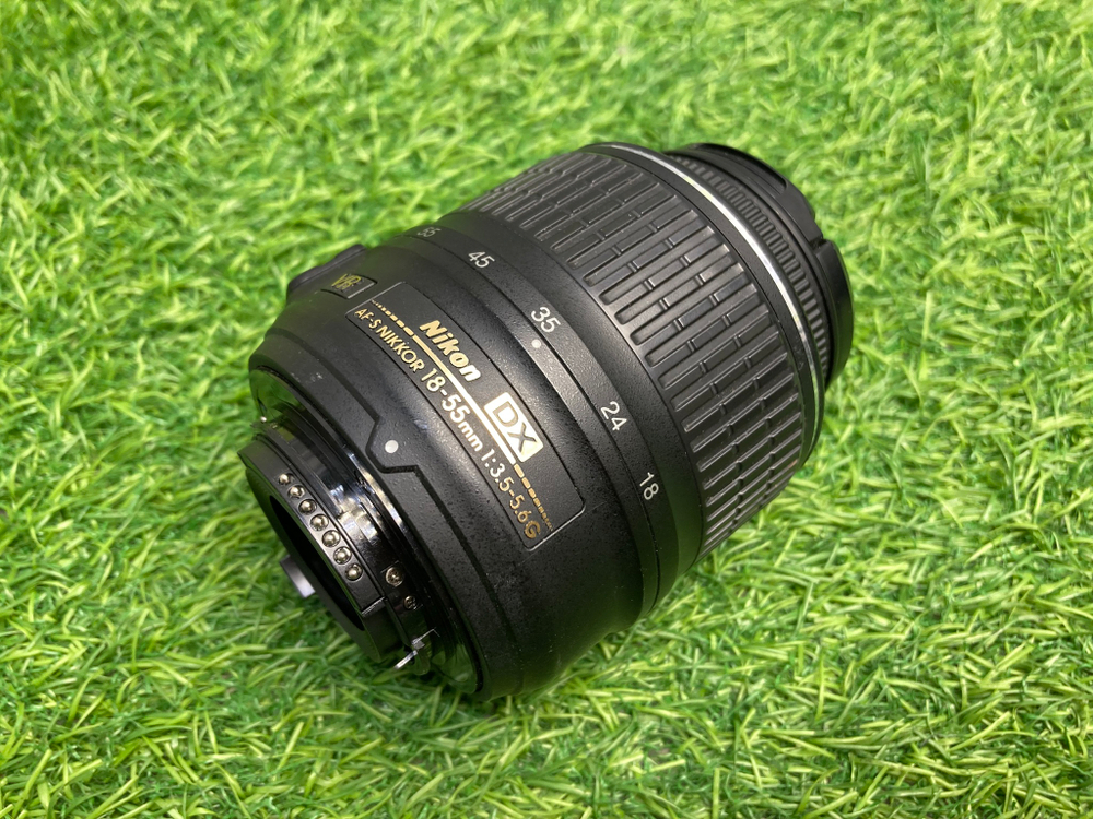 Nikon 18-55mm 3.5-5.6G AF-S VR DX