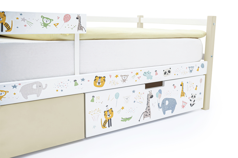 Детская кровать тахта Бельмарко Svogen бежево-белый зверята