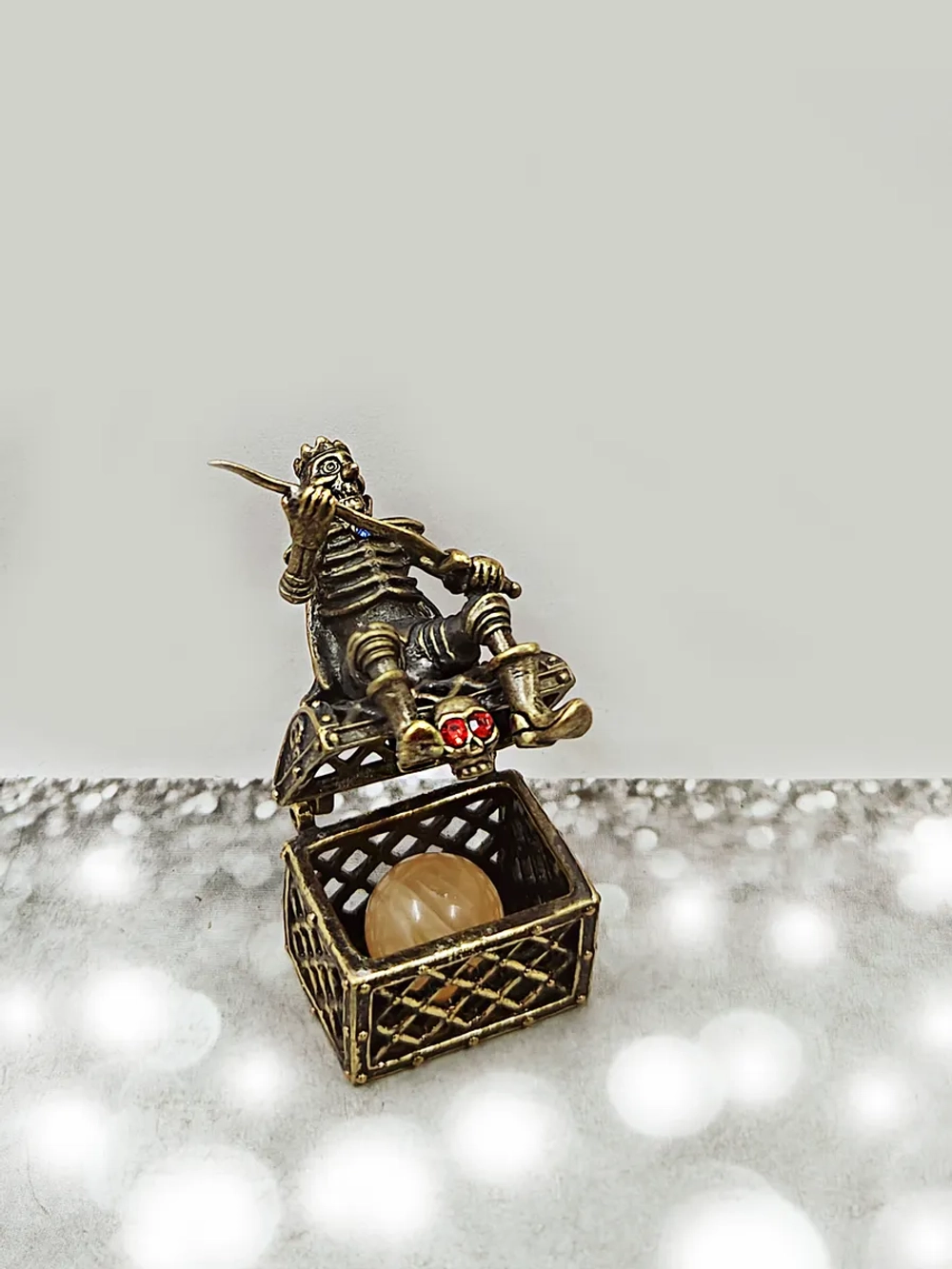 Фигурка из бронзы