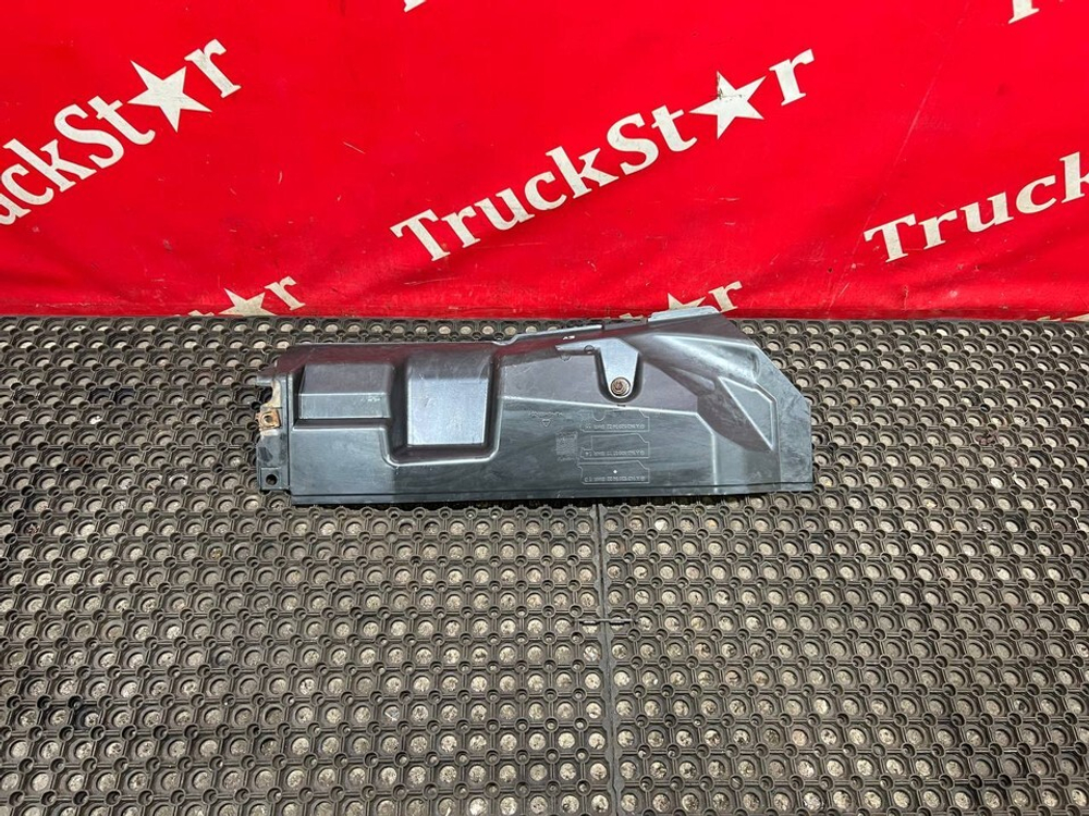 Шумоизоляция двигателя левая