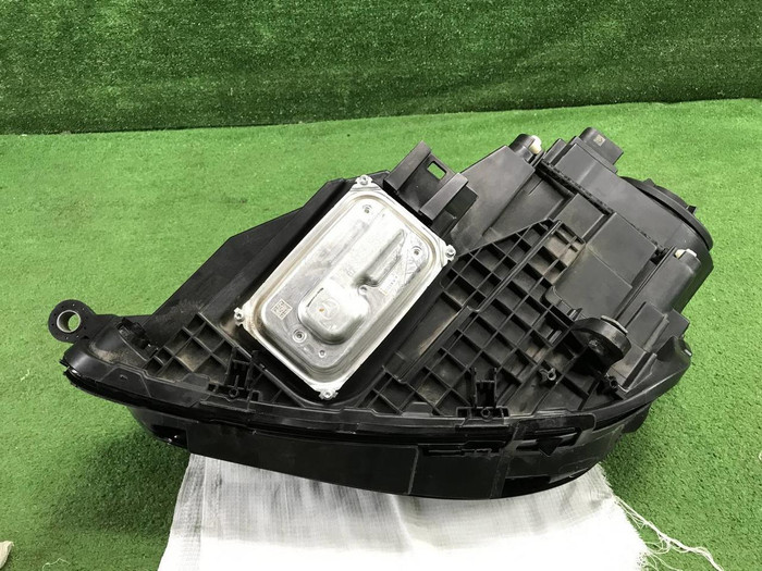 Фара правая Mercedes GLE V167 (2018-2024) LED