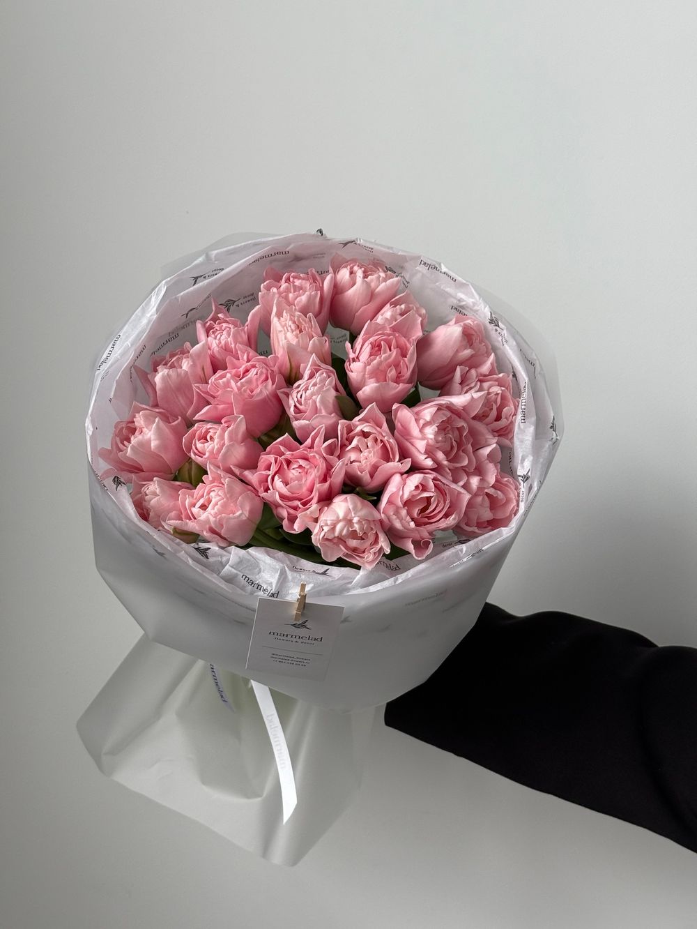 Букет из 21 нежно-розовых пионовидных тюльпанов