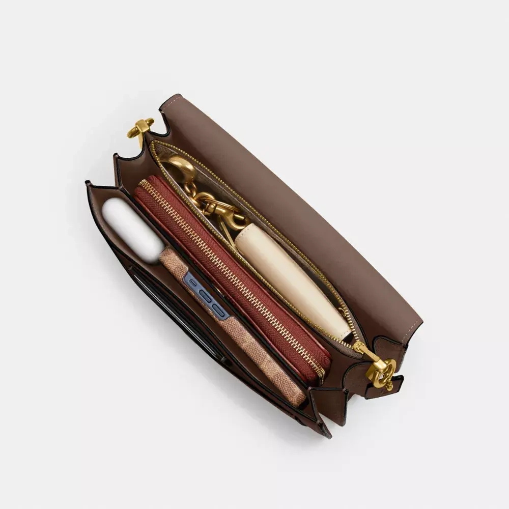 COACH СУМКА ЧЕРЕЗ ПЛЕЧО TABBY 26, КАМЕННЫЙ