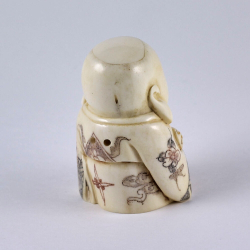 Нэцкэ Хотей с волшебным инструментом