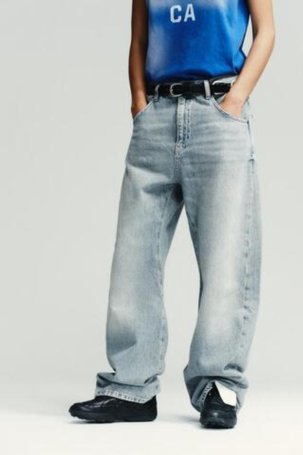 ZARA ДЖИНСЫ TRF OVERSIZE СО СМЕЩЕННЫМ ШВОМ И СРЕДНЕЙ ПОСАДКОЙ, СИНИЙ
