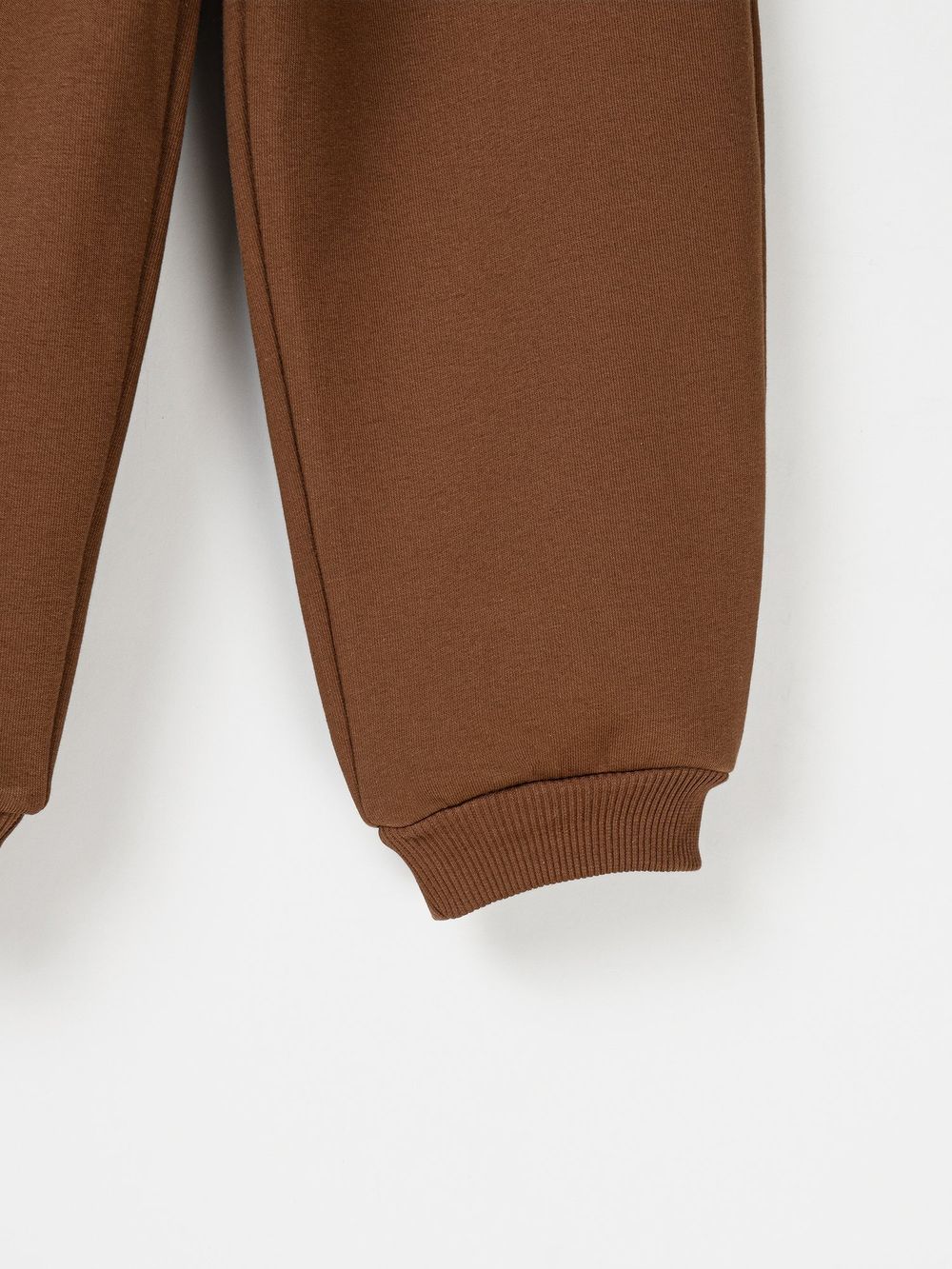 Джоггеры оверсайз "Каштан" с карманами утепленные