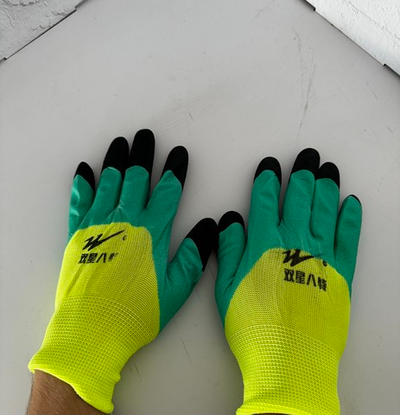 Перчатки нейлон салатный с черными пальцами