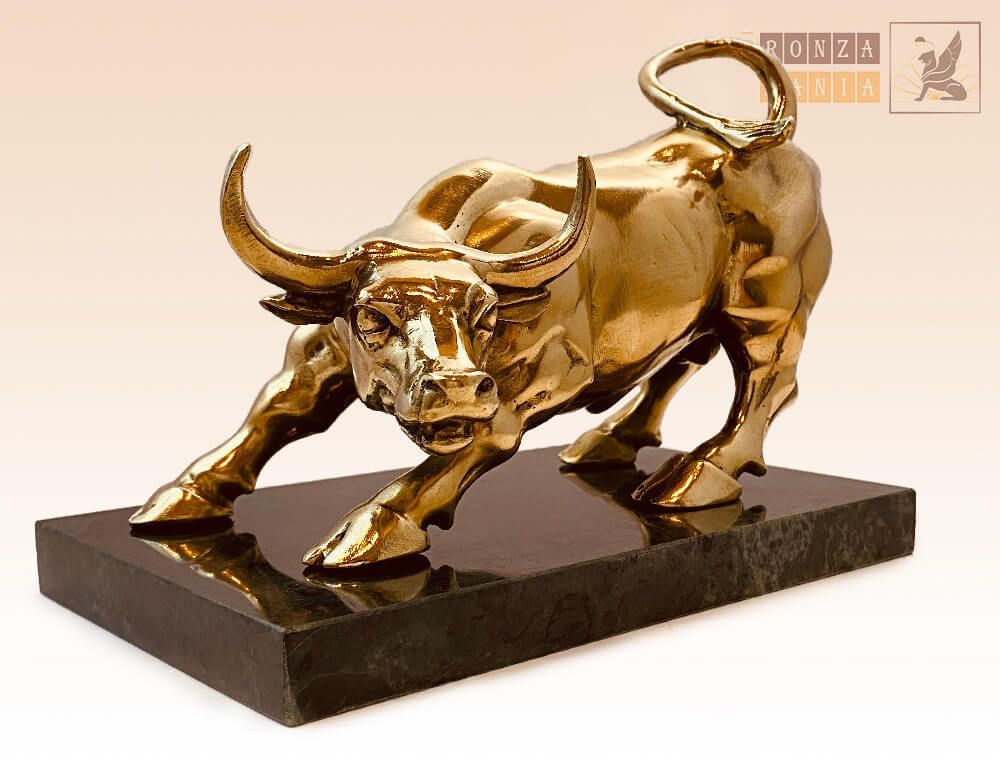 статуэтка Бык биржевой золотой на змеевике