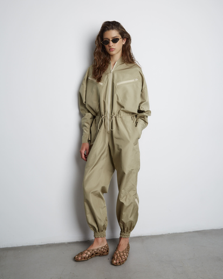Комбинезон из шелка хаки
