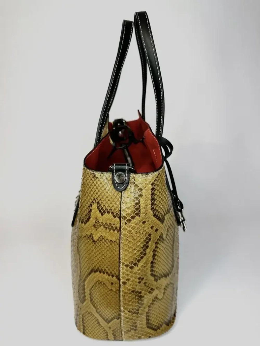 Сумка из натурального питона бежево-песочного цвета