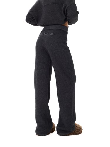 Темно-серый кашемировый костюм свободного кроя