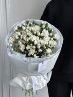 Моно букет из кустовых диантусов в белом оттенке 35 шт