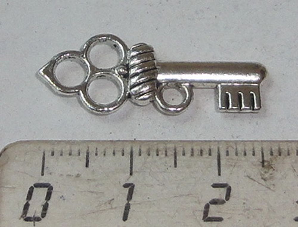 Коннектор на 3 нити ключик (цвет серебро)