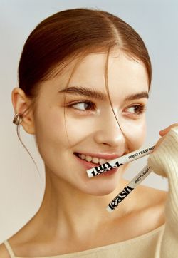 UNLEASHIA Веганские тени для век в карандаше Pretty Easy Glitter Stick №6 Wee Hours