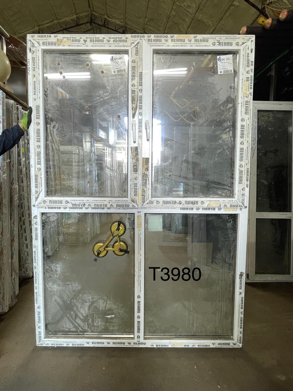 Окно Пластиковое Б/У 230(в) х 159(ш)