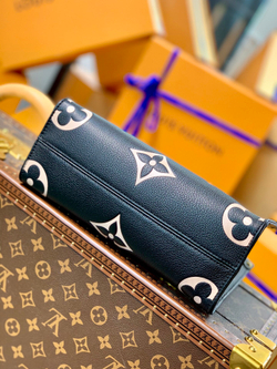 Louis Vuitton Onthego PM