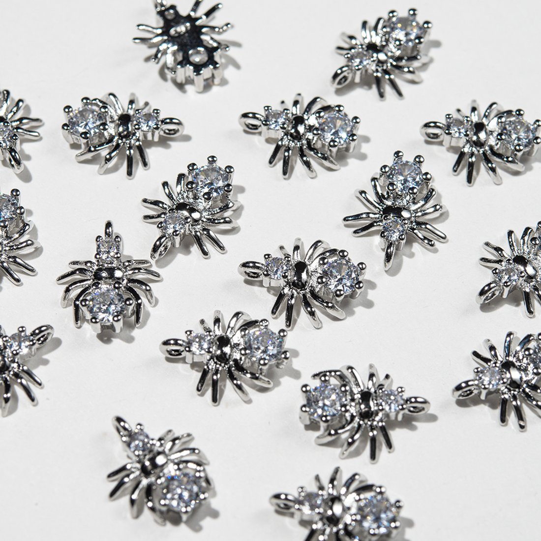 Подвеска "Паук", 13,5*11,5мм, фианиты, родирование