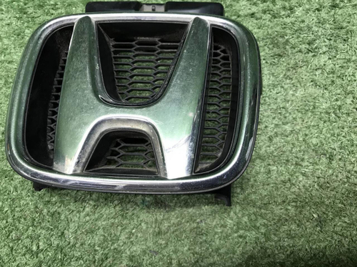 Эмблема решетка радиатора Honda Cr-v 4 (2011-2015)