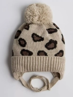 Шапка для девочки на завязках на осень