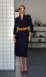 Платье с баской и открытыми плечами