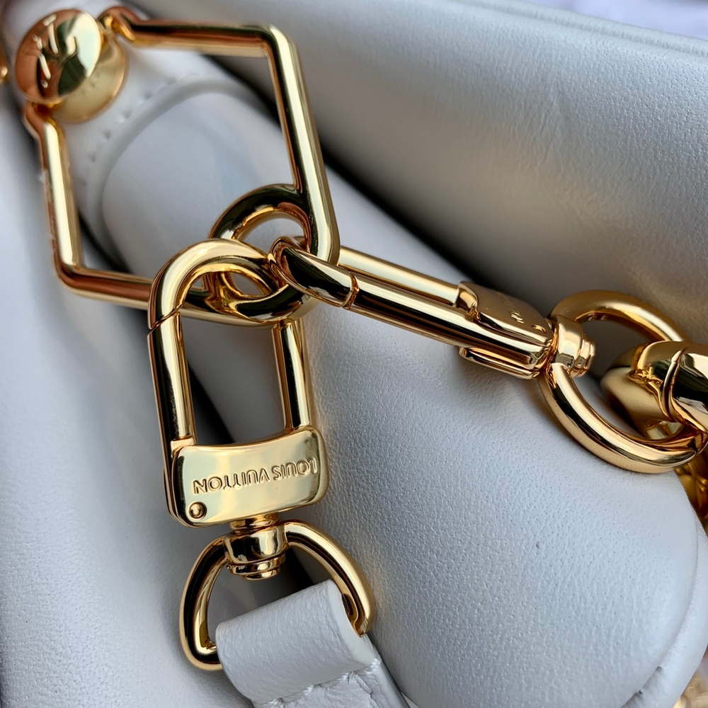 Louis Vuitton Coussin BB