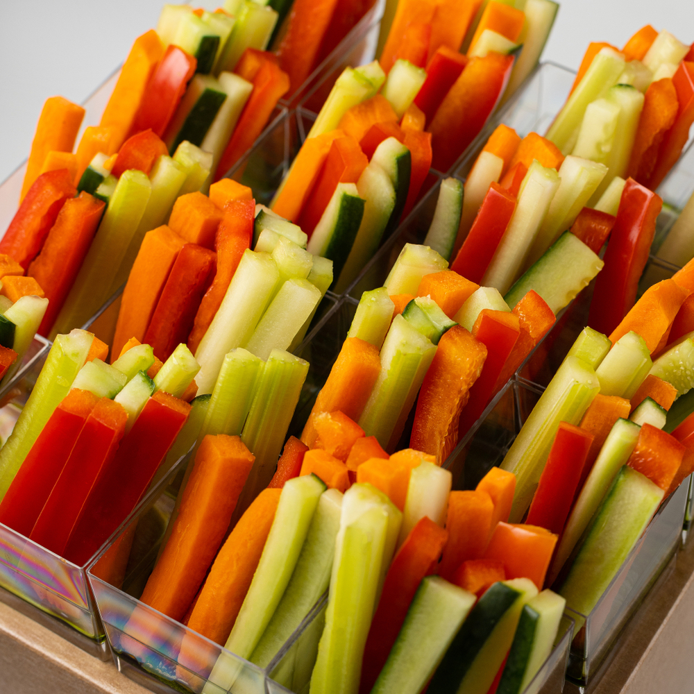 Овощные палочки с соусом Песто