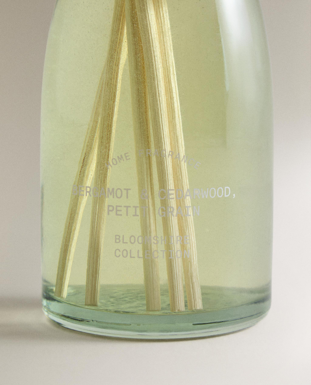 Zara Home Аромадиффузор Bergamot & Cedarwood 100 мл, тростниковые палочки микадо, аромат древесный, Коричневый