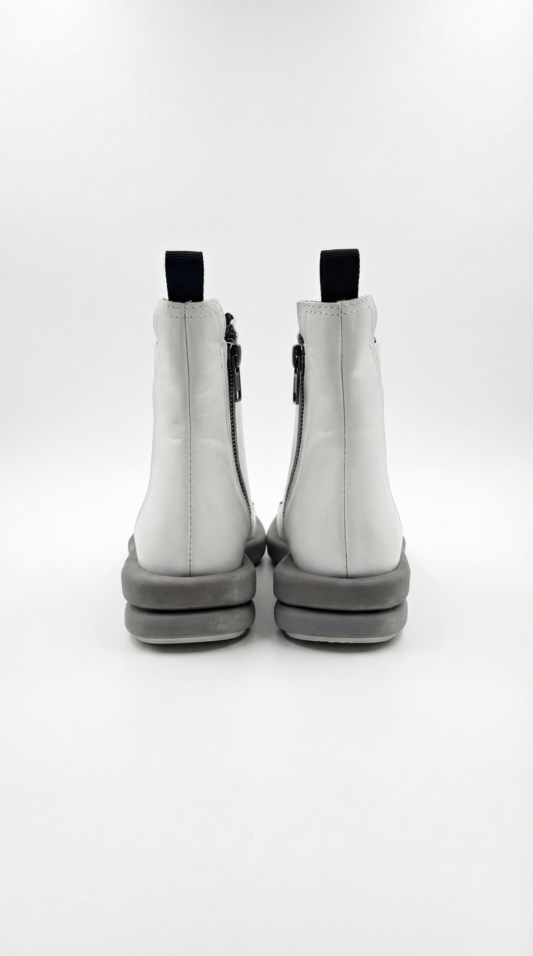 Ботинки белые