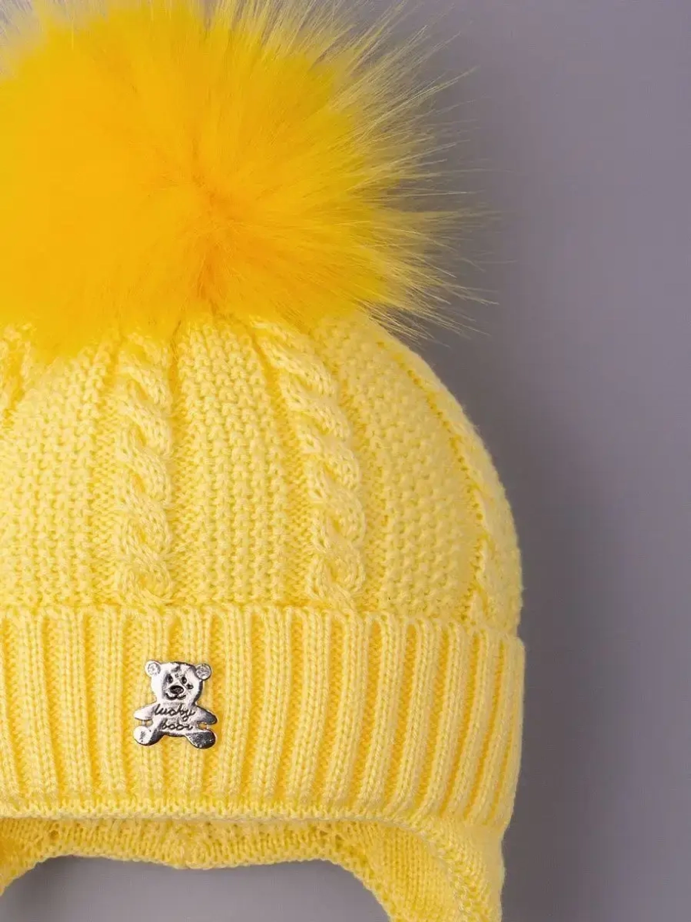 Шапка зимняя вязаная с помпоном для детей