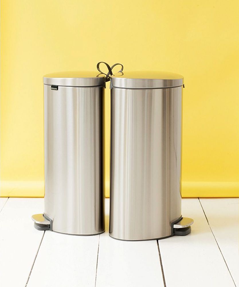 Brabantia FlatBack+ Ведро для мусора с педалью, с защитой от отпечатков пальцев, 40л