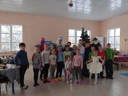 Детская новогодняя елка прошла в «Романовском Парке»