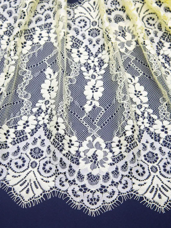 03-163 Кружево эластичные реснички 24 см, желтый