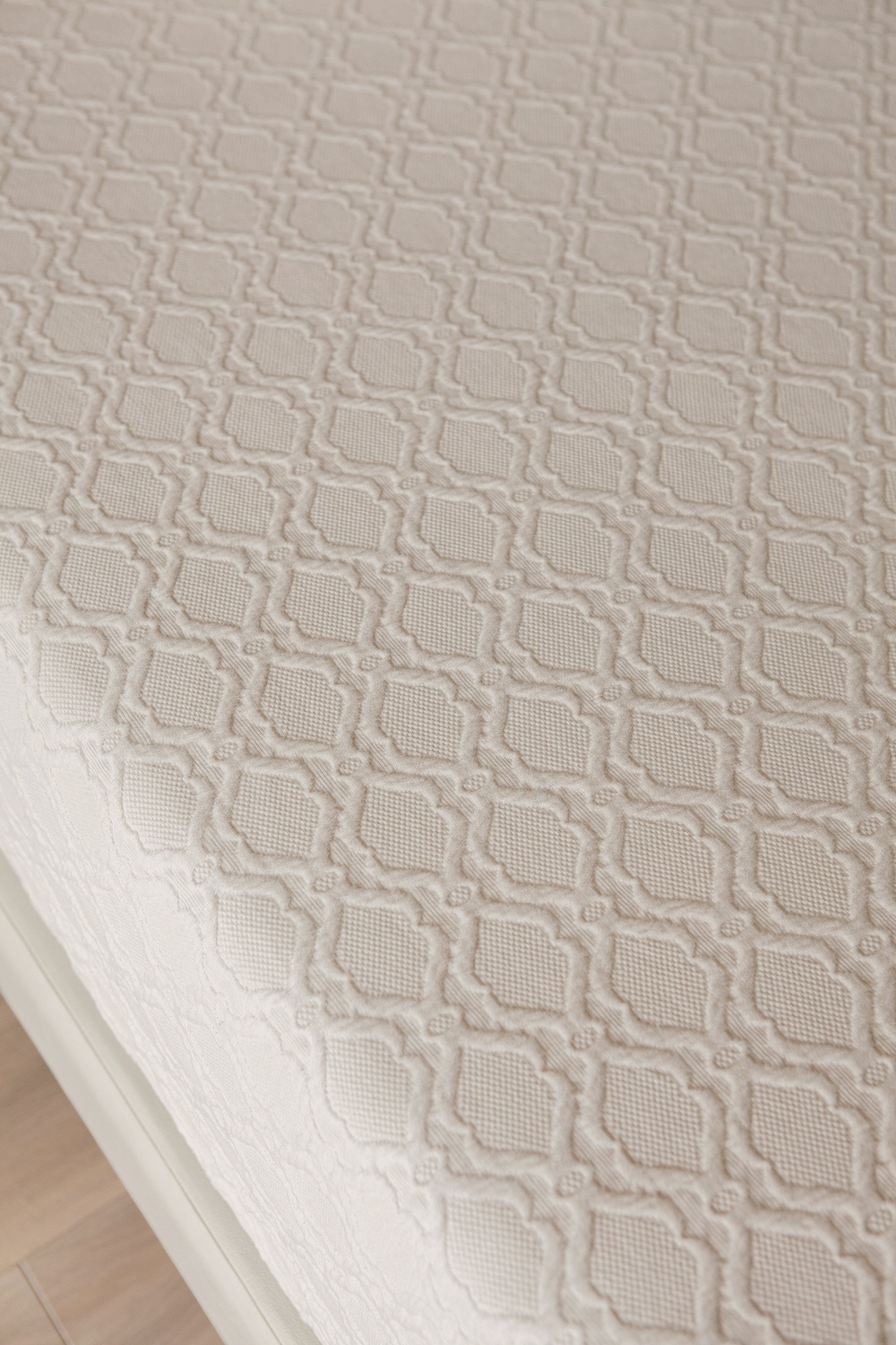 Набор покрывала и декоративных наволочек Luxberry Edinburg слоновая кость