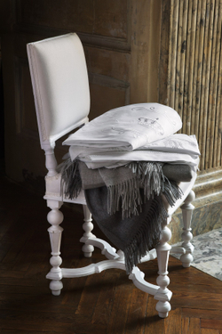 Наволочка 70х70 Christian Fischbacher Luxury Nights Crown 709 белая Швейцария фото