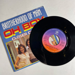 Винтажная виниловая пластинка LP Brotherhood Of Man Oh Boy, Closer Closer (France 1977) 7 дюймов, 45 RPM, Single