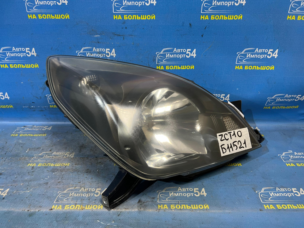 Фара передняя правая TOYOTA OPA 2000-2005