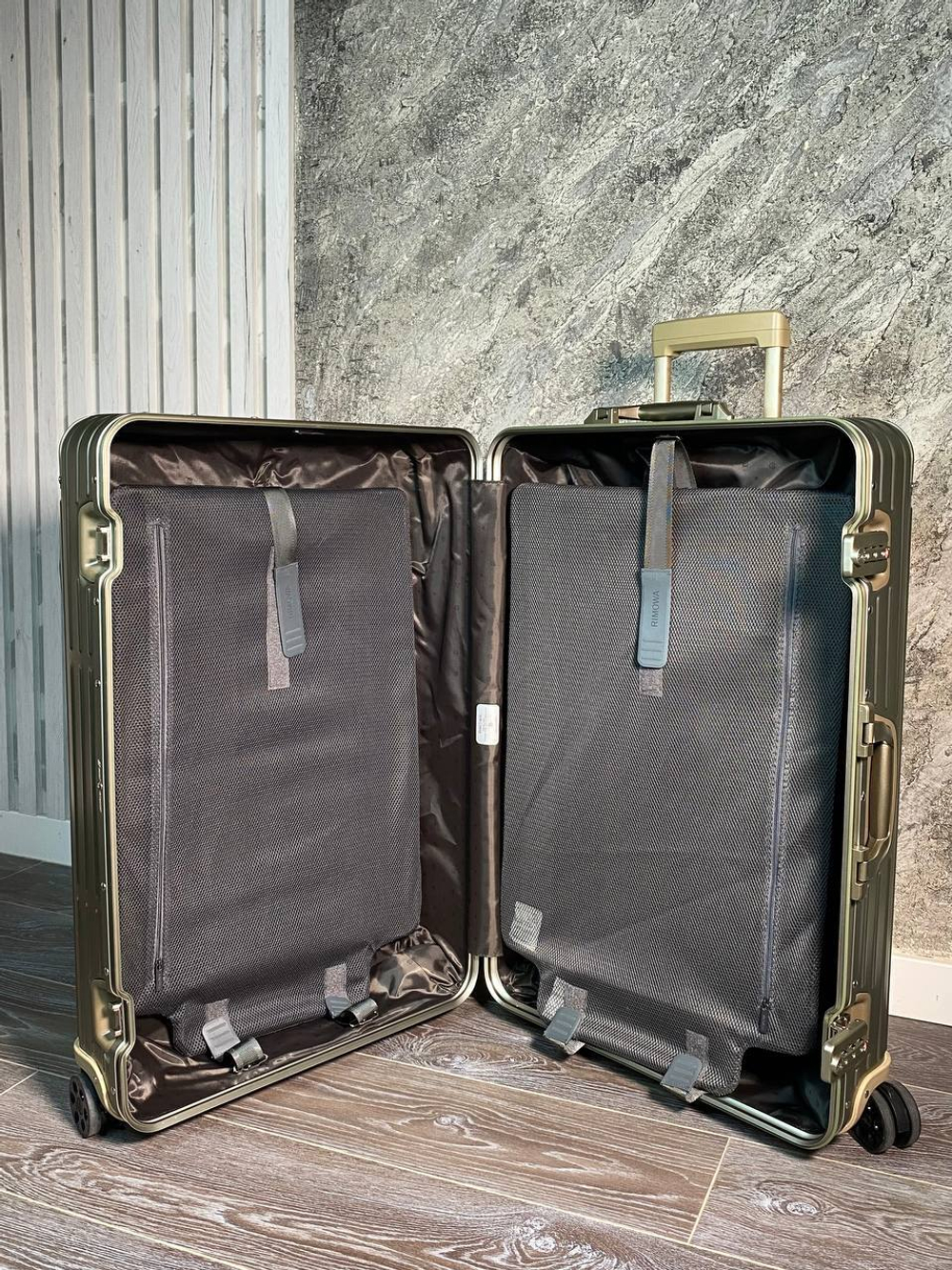 Чемодан Rimowa
