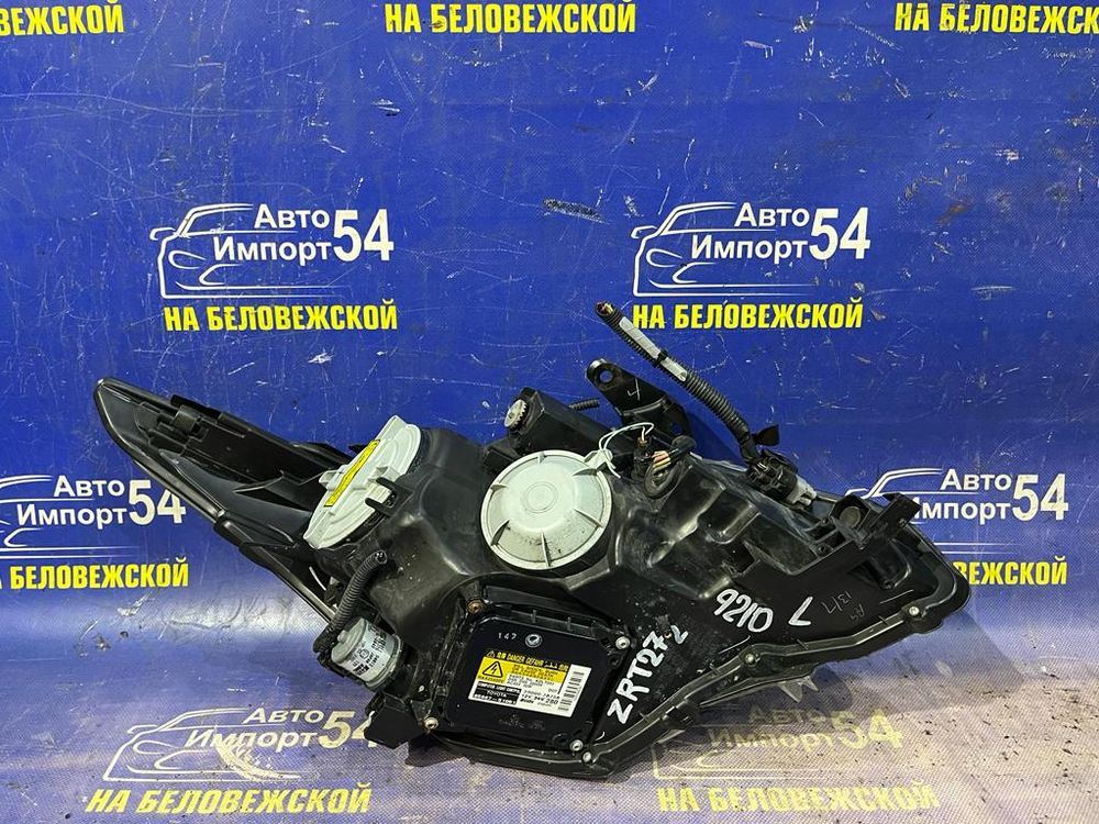 Фара передняя левая TOYOTA AVENSIS 2008-2012