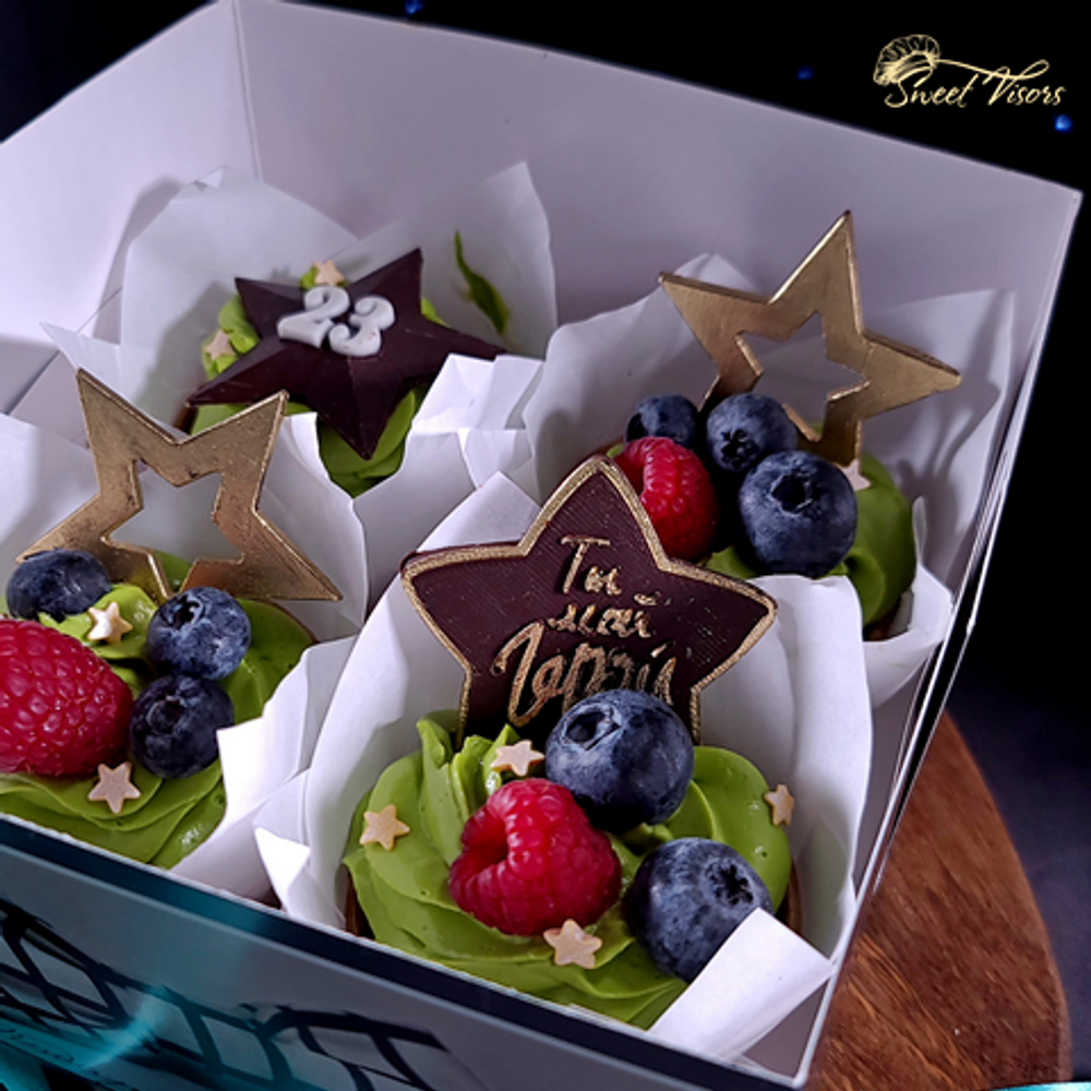 Капкейк 23 февраля кондитерская Sweet Visors Сладкие Козырьки. Кондитер Светлана Дегтерева. Десерты ручной работы на заказ в СПБ. Мы создаем сладкие истории на любой вкус.