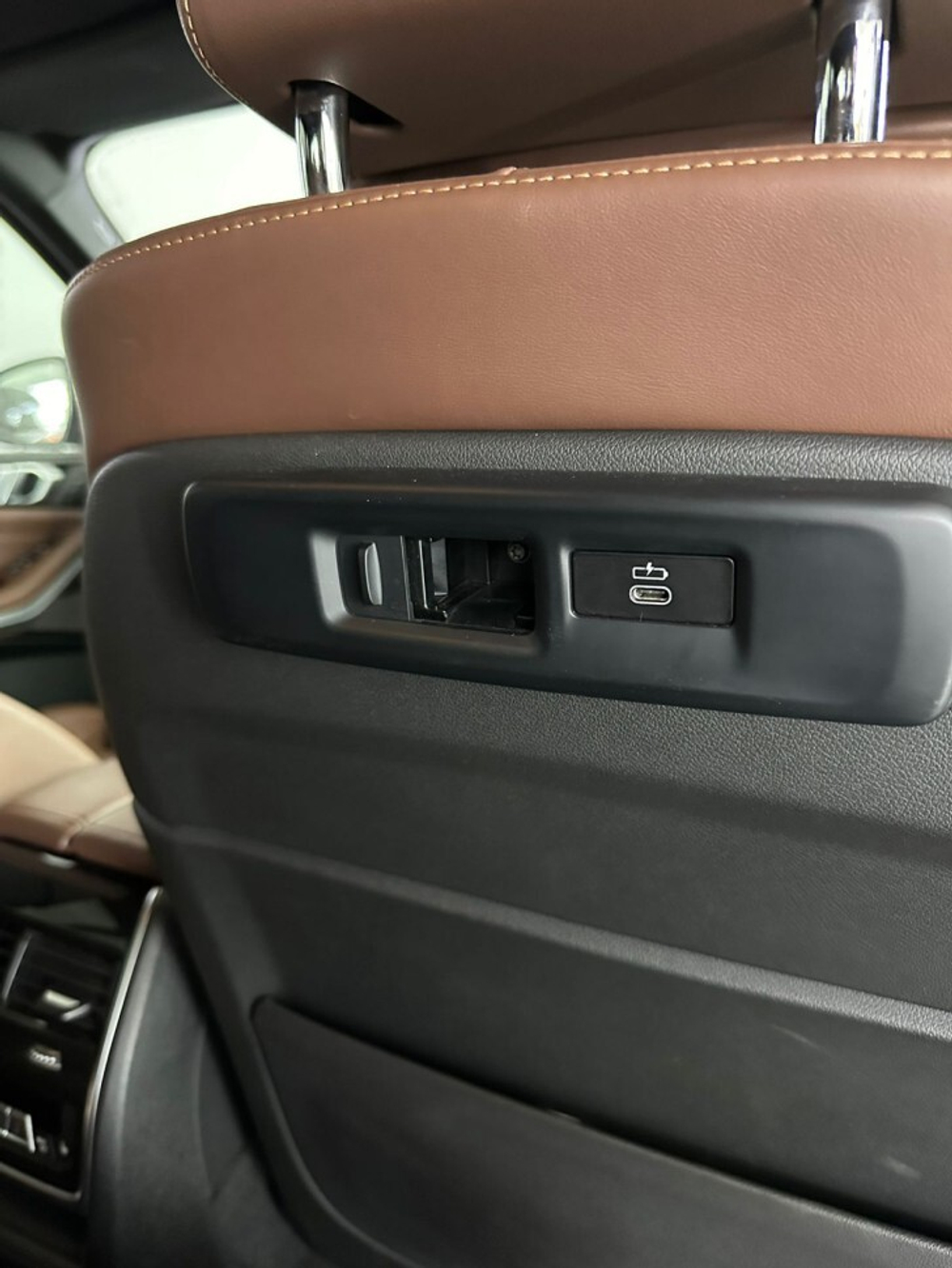 Комплект мониторов на подголовник для BMW G серии - RDL-1188 BMW с сенсорным экраном 12,3” (IPS 1920 х 1280, Android 11, 8+128Gb)