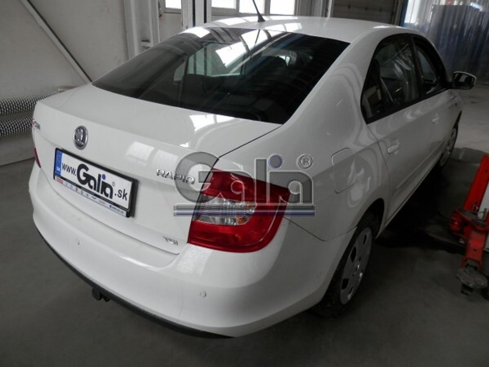 Фаркоп оцинкованный Galia S104C для Skoda Rapid лифтбек/универсал 2013-, SEAT Toledo седан 2013-(паспорт и сертификат в комплекте)(без электрики)